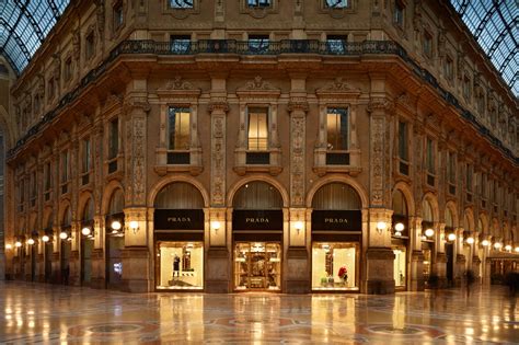 galleria vittorio emanuele milano prada|vittorio emanuele restaurant.